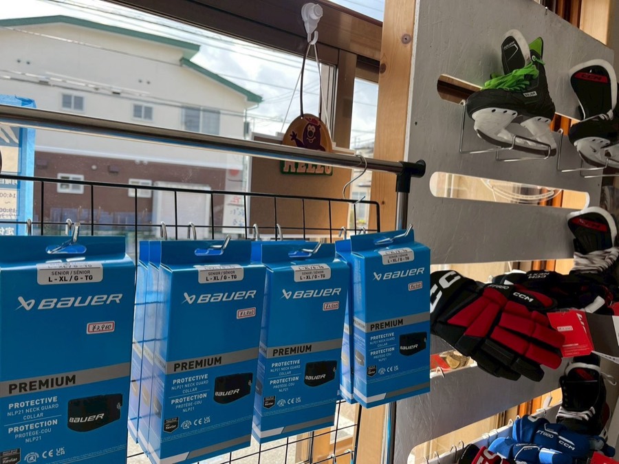 店内の用具・ブランド商品の陳列